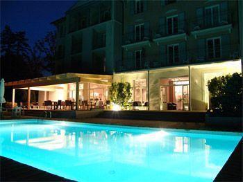 Brit Hotel Du Golf Le Lodge Salies-de-Bearn Exterior photo